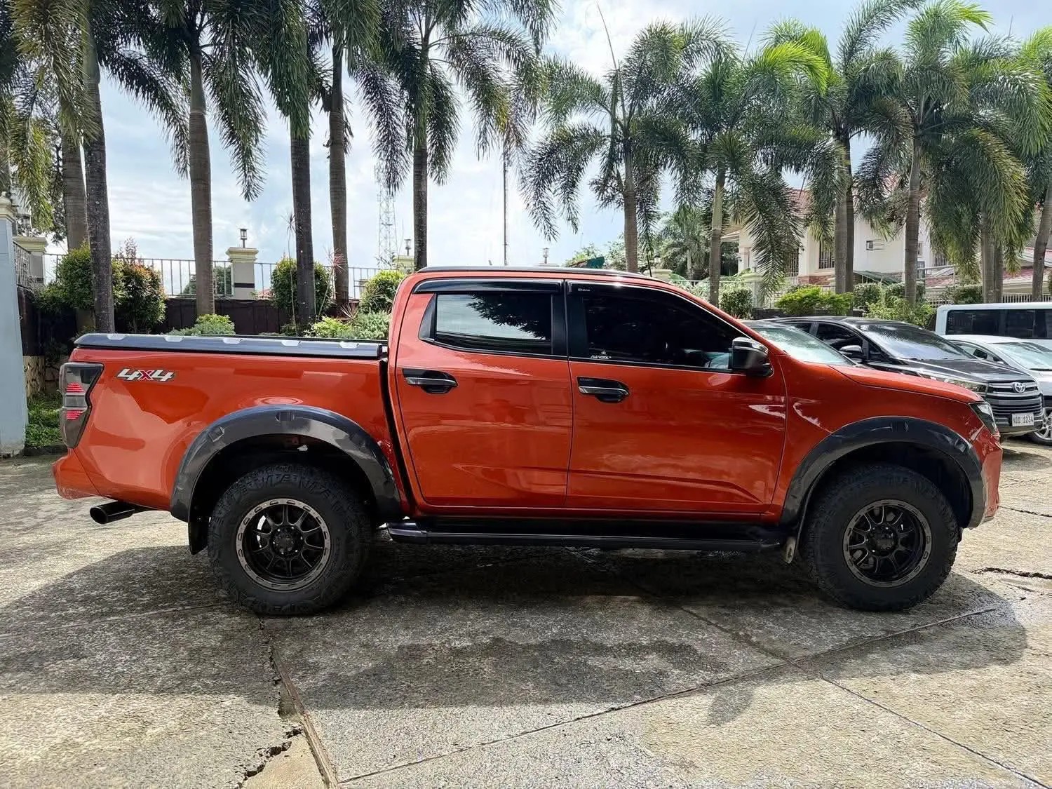 Used 1
                    ISUZU
                     for Sale Image