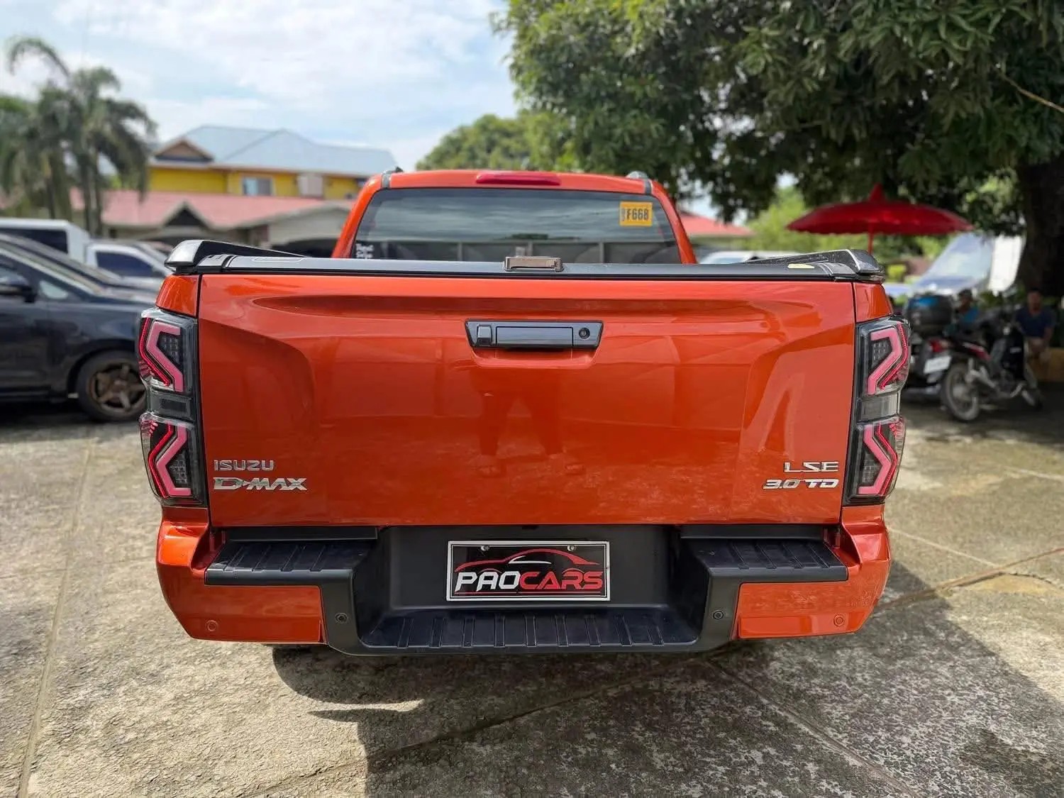 Used 1
                    ISUZU
                     for Sale Image