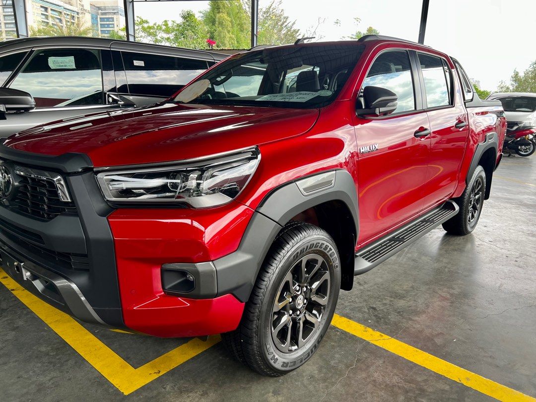 TOYOTA Hilux