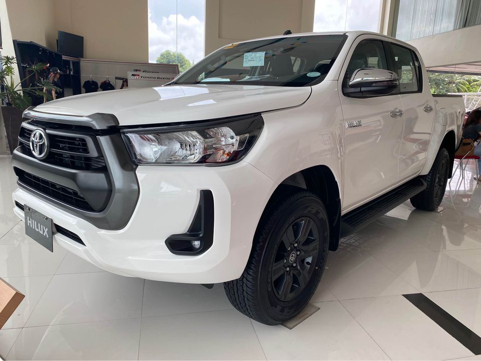 TOYOTA HILUX E