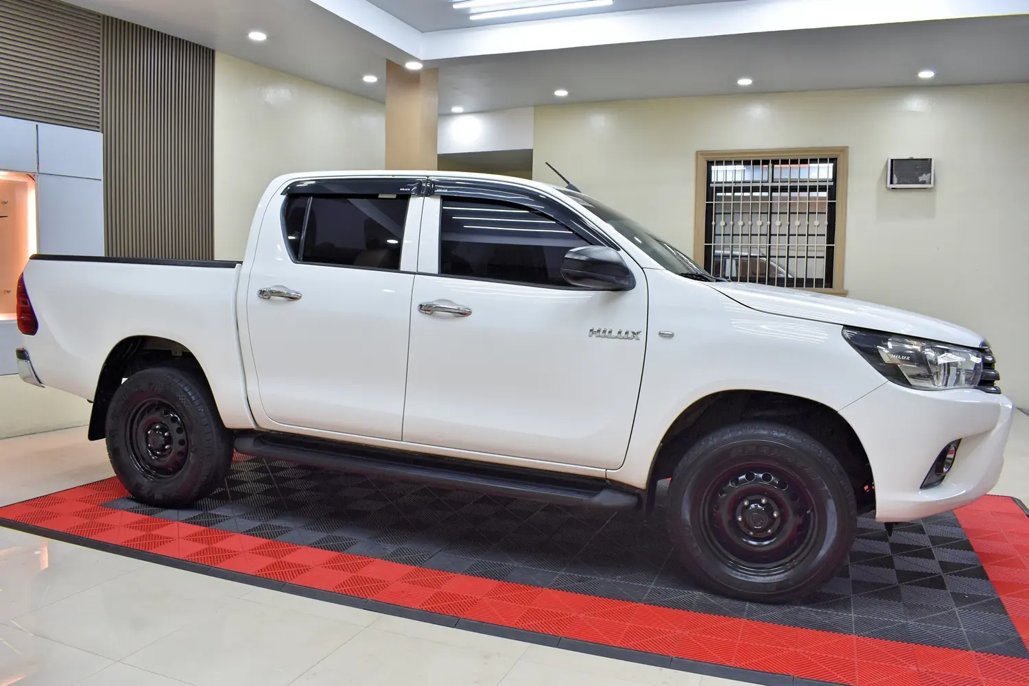 Used 9
                    TOYOTA
                     for Sale Image