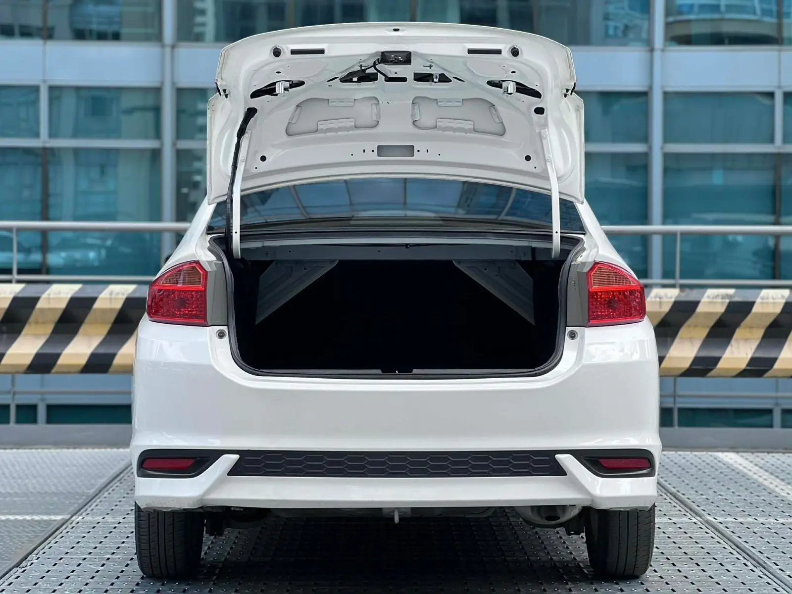 Used 1
                    HONDA
                     for Sale Image