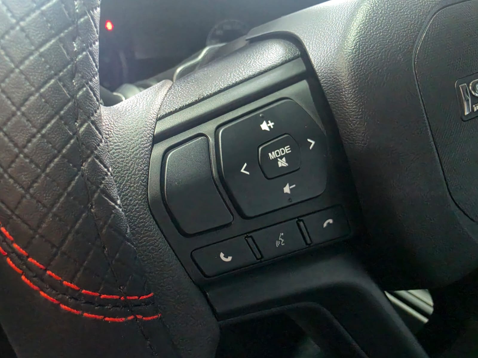 Used 1
                    ISUZU
                     for Sale Image