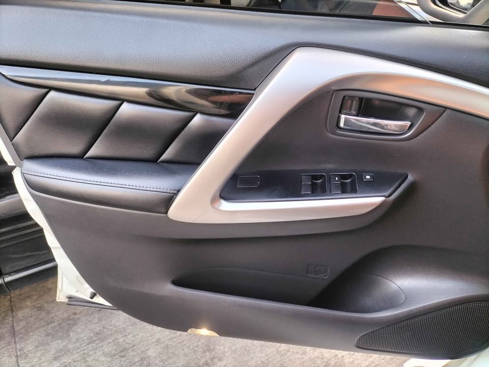 Used 1
                    MITSUBISHI
                     for Sale Image