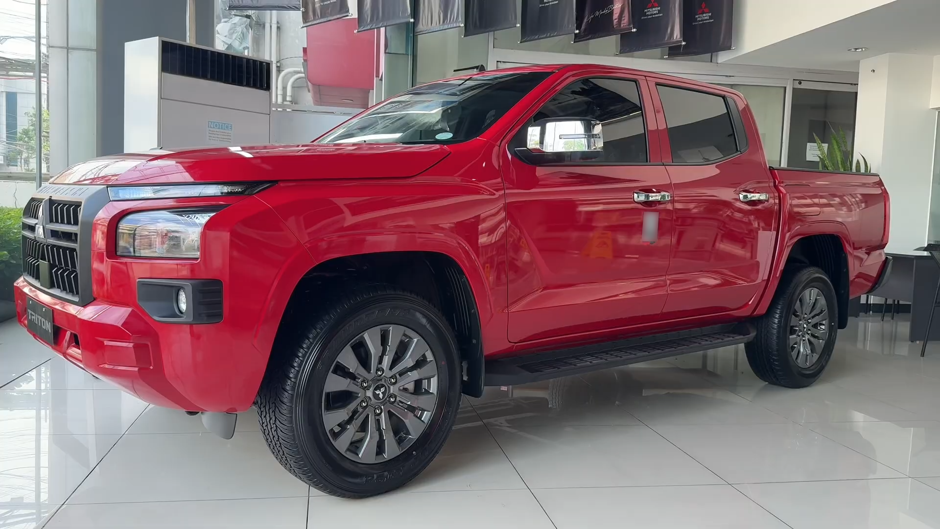 Used 1
                    MITSUBISHI
                     for Sale Image