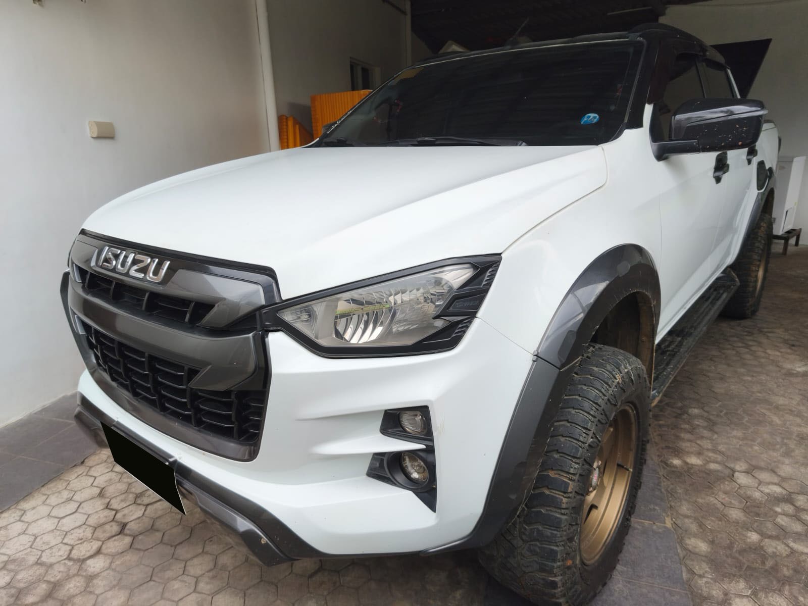 ISUZU
             
                 for Sale for Sale