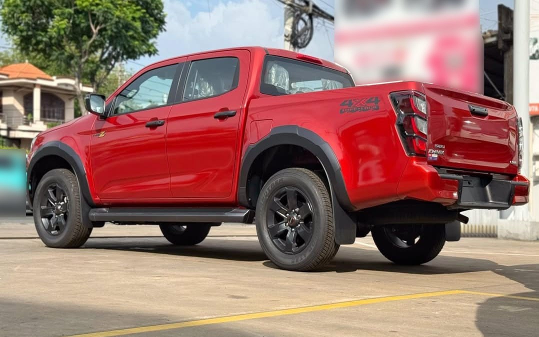 Used 1
                    ISUZU
                     for Sale Image