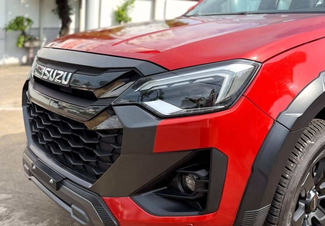 Used 1
                    ISUZU
                     for Sale Image
