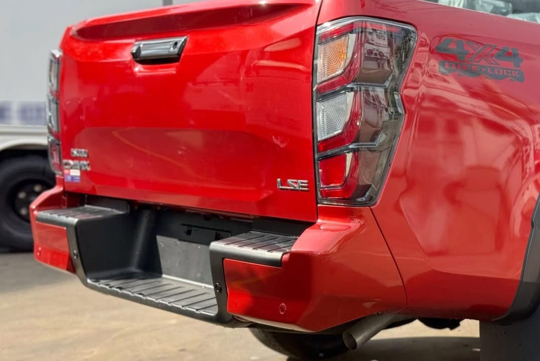 Used 1
                    ISUZU
                     for Sale Image