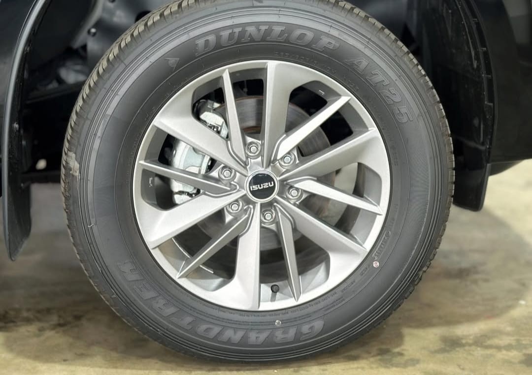 Used 1
                    ISUZU
                     for Sale Image