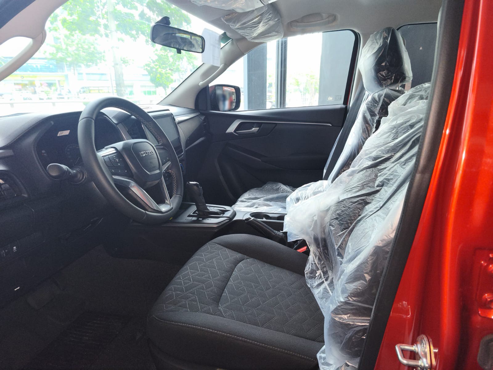 Used 1
                    ISUZU
                     for Sale Image
