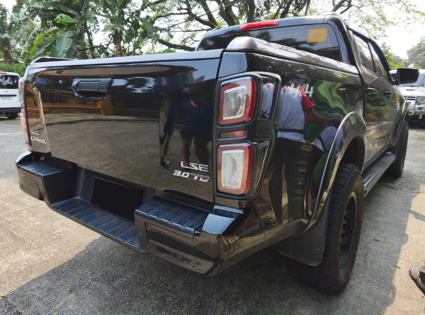 Used 1
                    ISUZU
                     for Sale Image