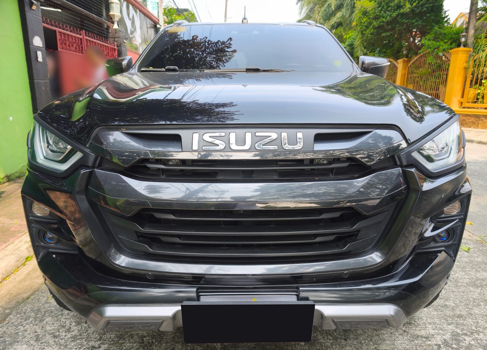 Used 1
                    ISUZU
                     for Sale Image
