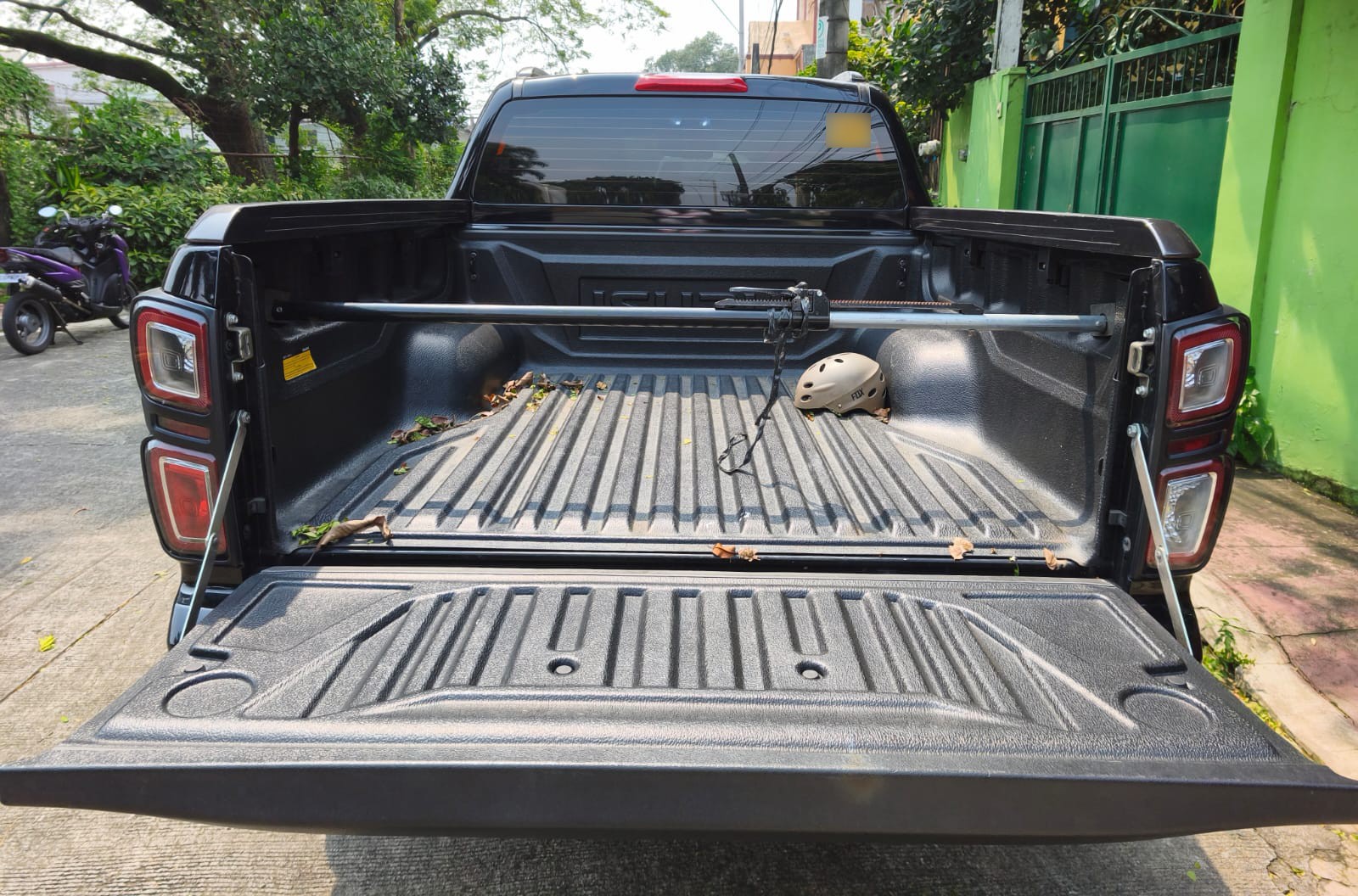 Used 1
                    ISUZU
                     for Sale Image