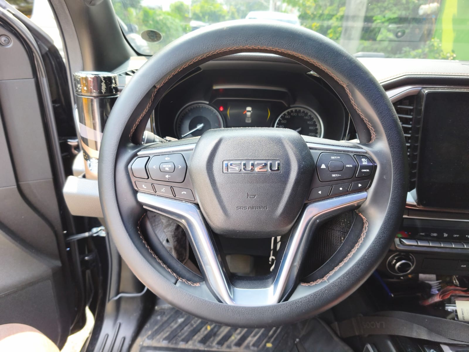 Used 1
                    ISUZU
                     for Sale Image