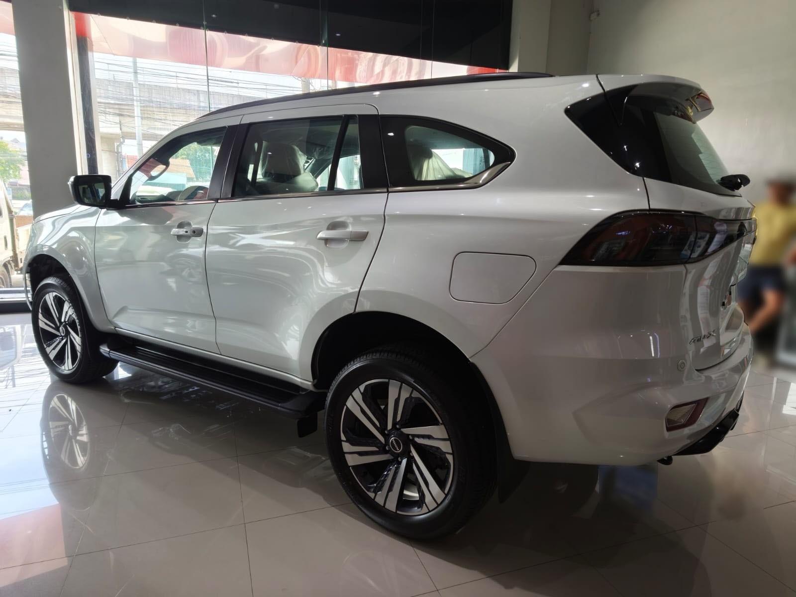 Used 1
                    ISUZU
                     for Sale Image