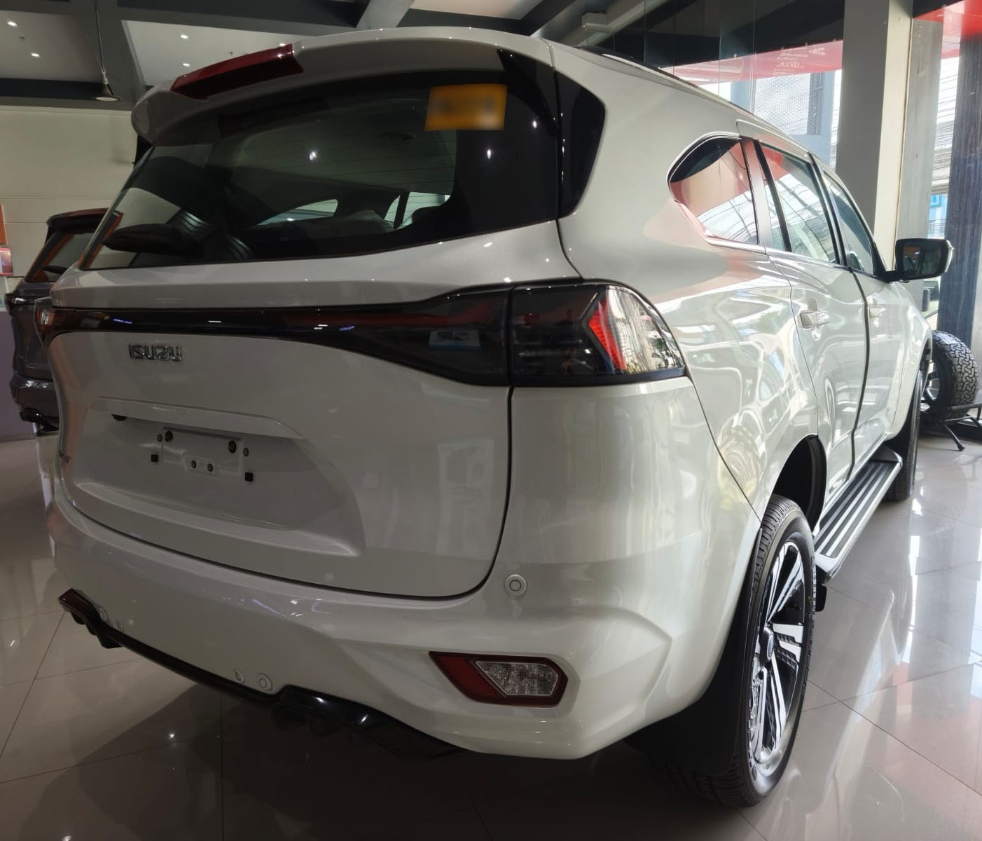 Used 1
                    ISUZU
                     for Sale Image