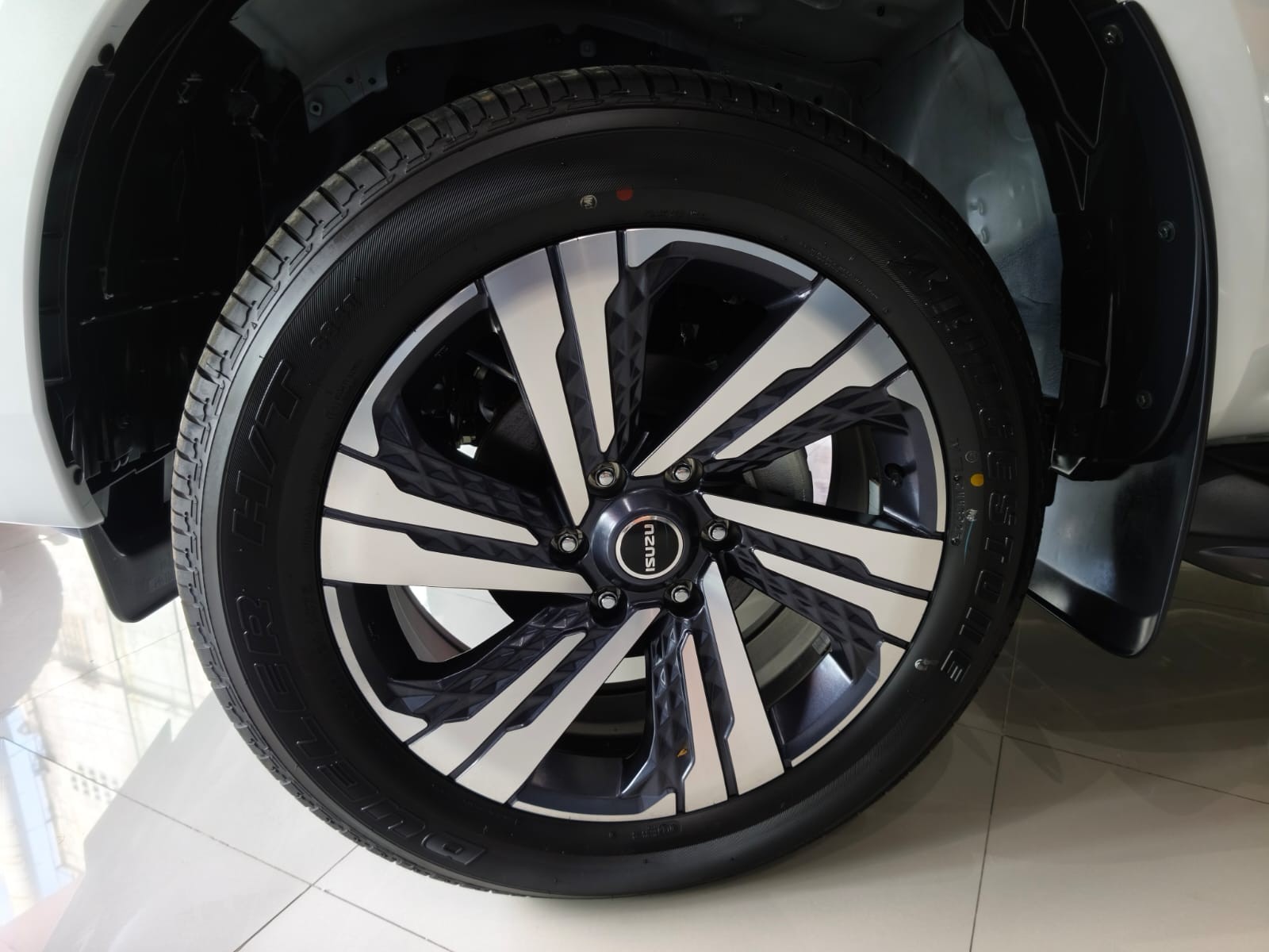Used 1
                    ISUZU
                     for Sale Image