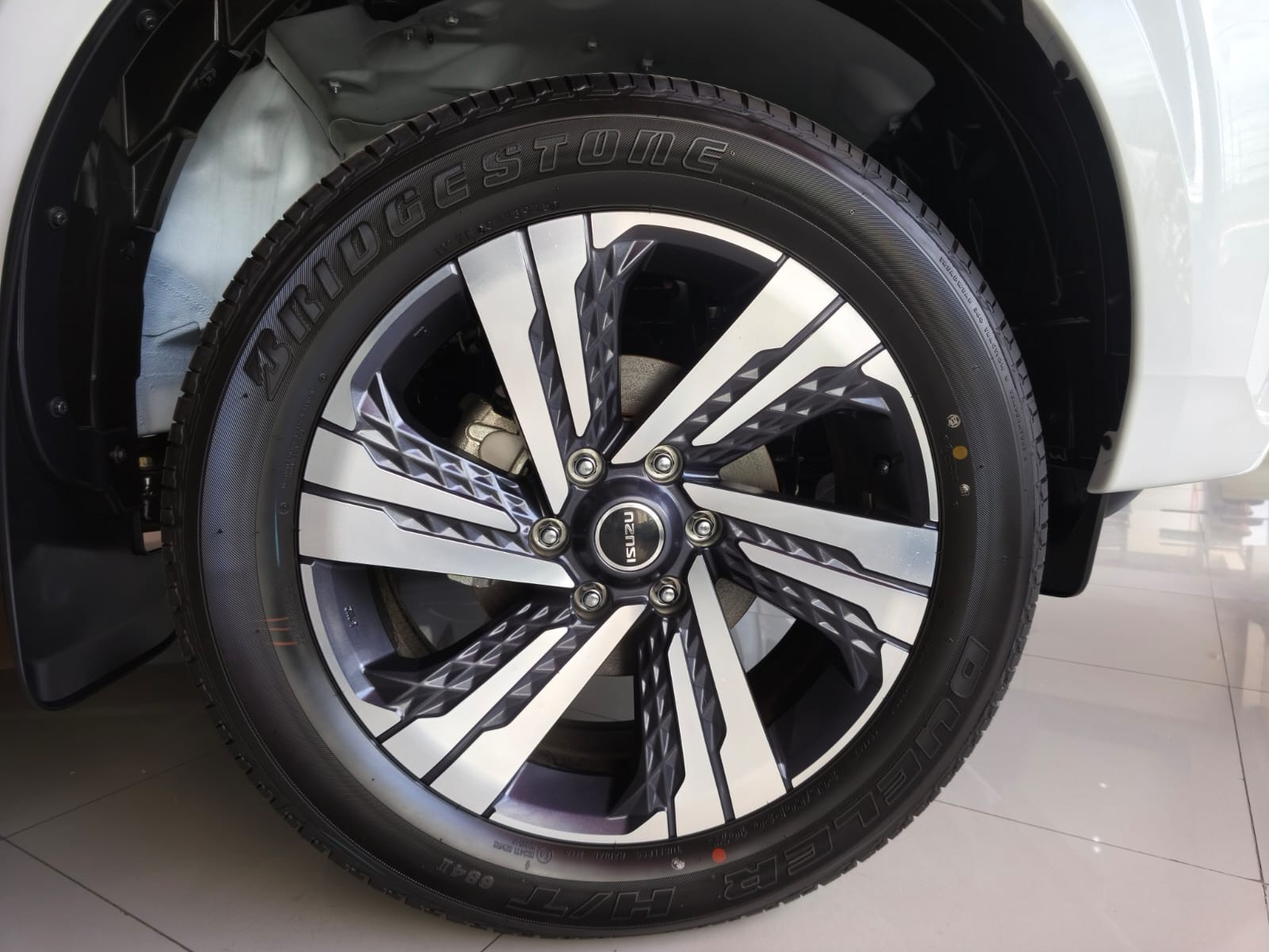 Used 1
                    ISUZU
                     for Sale Image