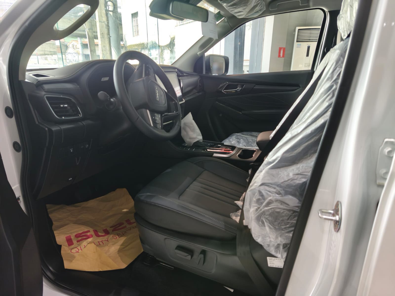 Used 1
                    ISUZU
                     for Sale Image