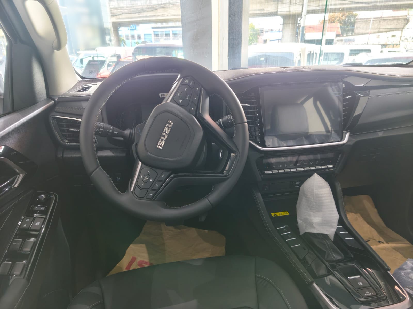 Used 1
                    ISUZU
                     for Sale Image
