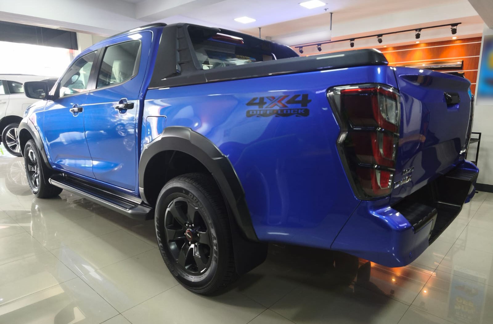 Used 1
                    ISUZU
                     for Sale Image