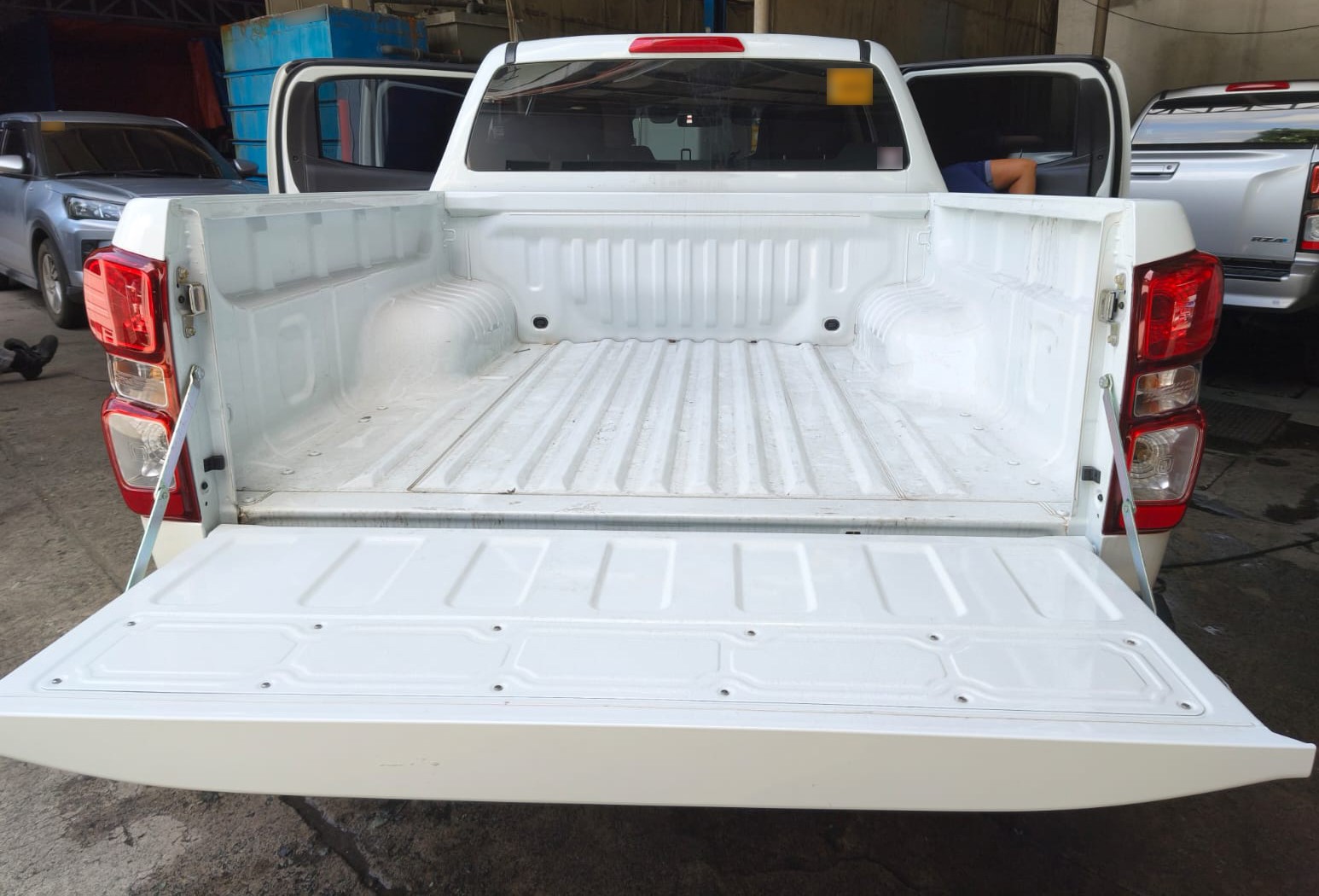 Used 1
                    ISUZU
                     for Sale Image