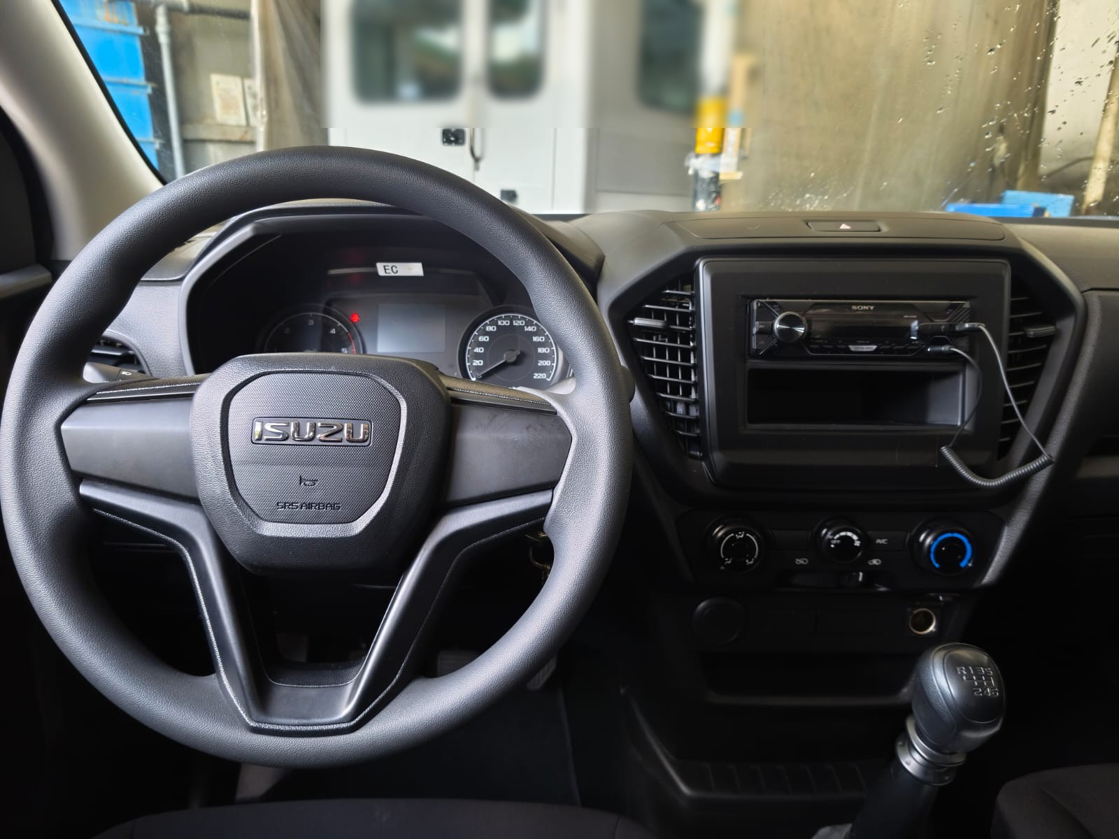 Used 1
                    ISUZU
                     for Sale Image