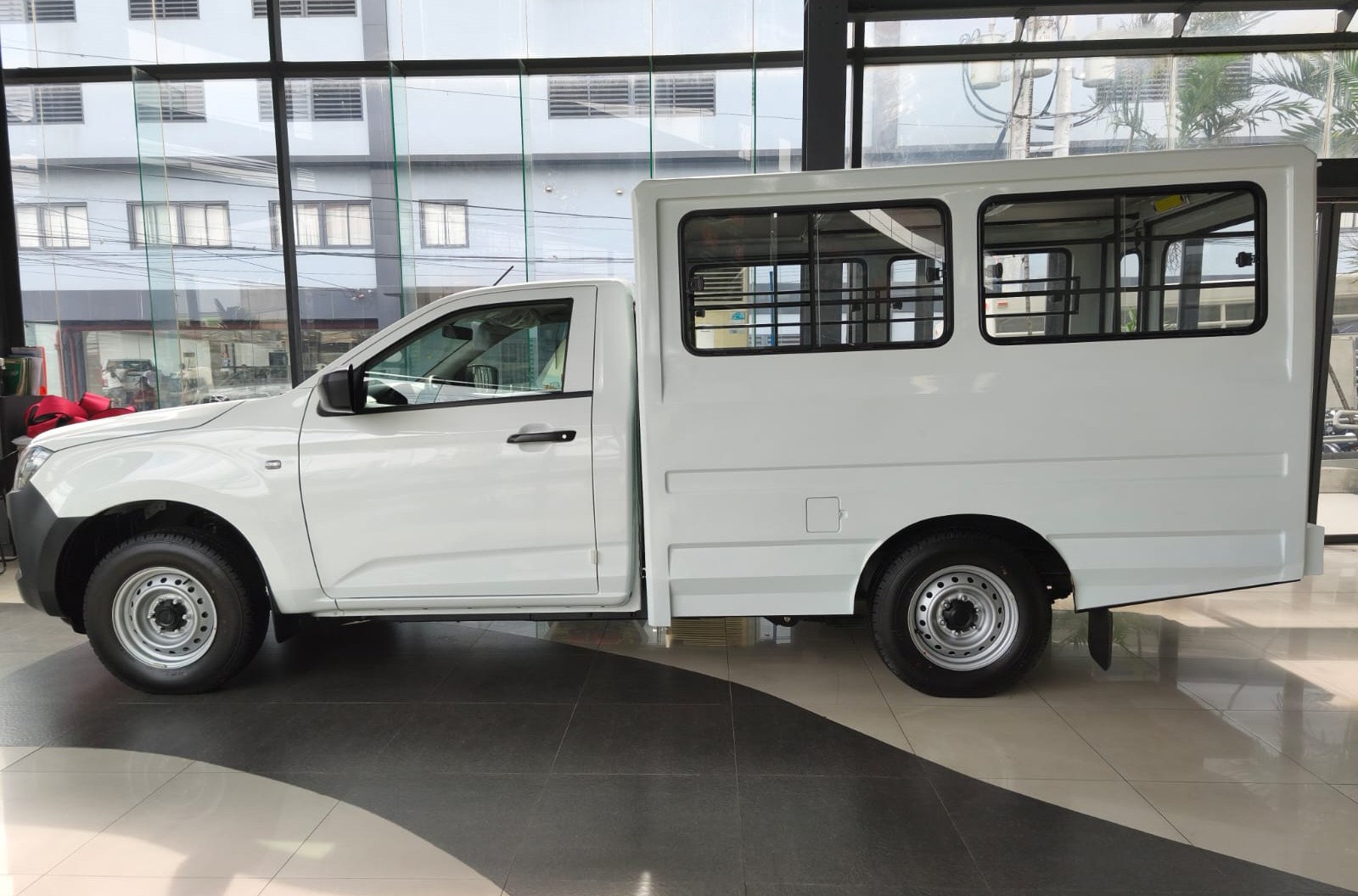Used 1
                    ISUZU
                     for Sale Image