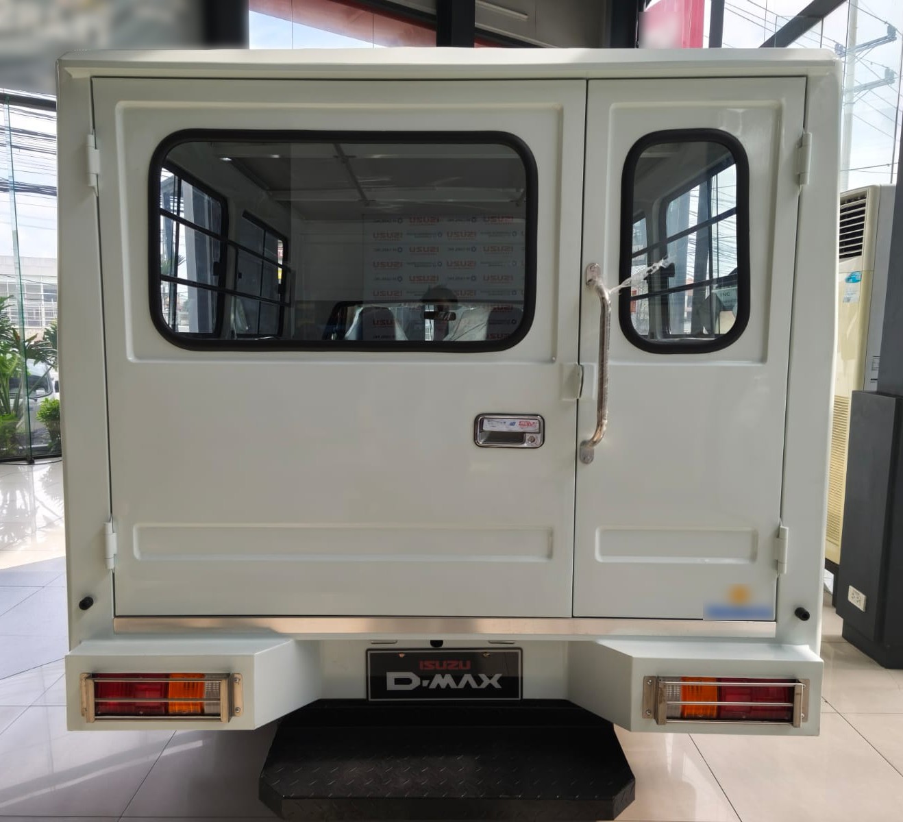 Used 1
                    ISUZU
                     for Sale Image