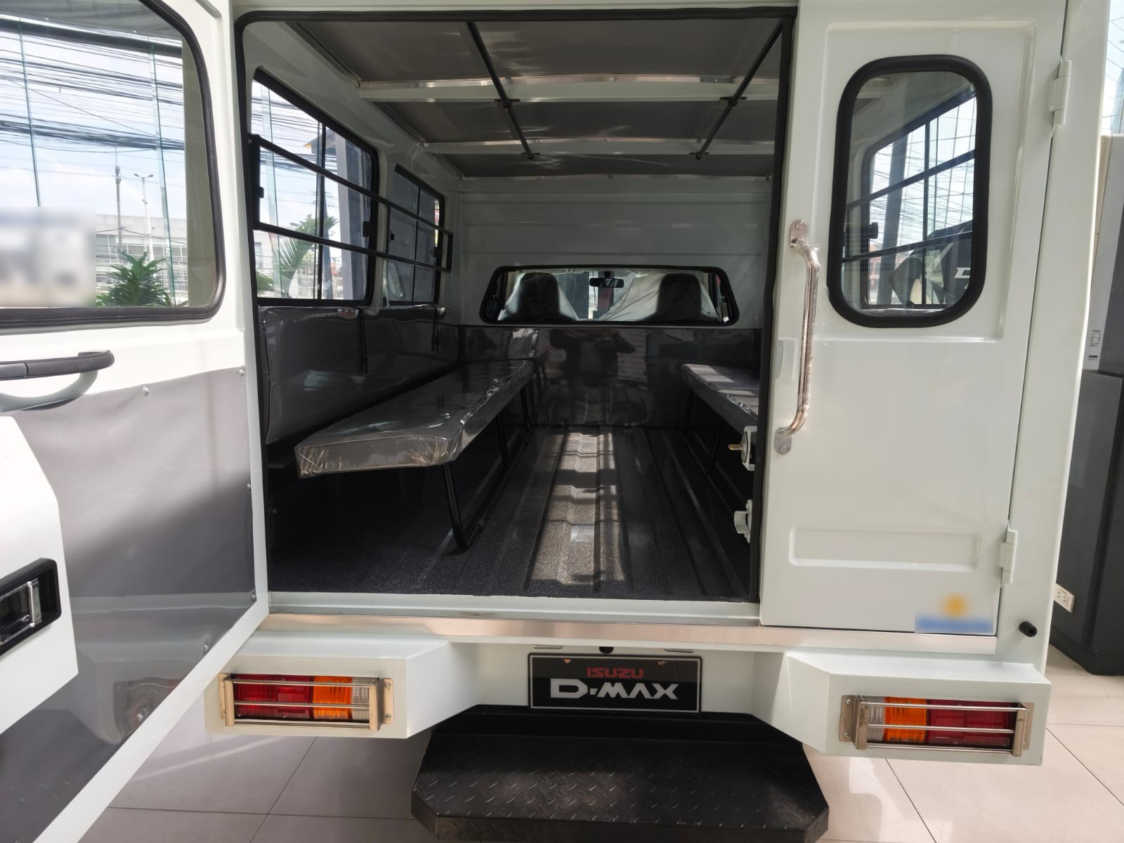 Used 1
                    ISUZU
                     for Sale Image