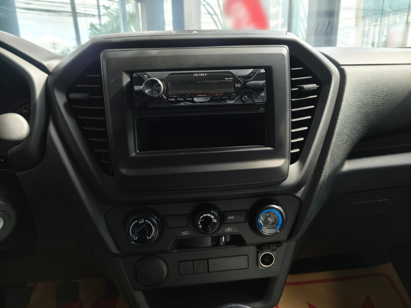 Used 1
                    ISUZU
                     for Sale Image