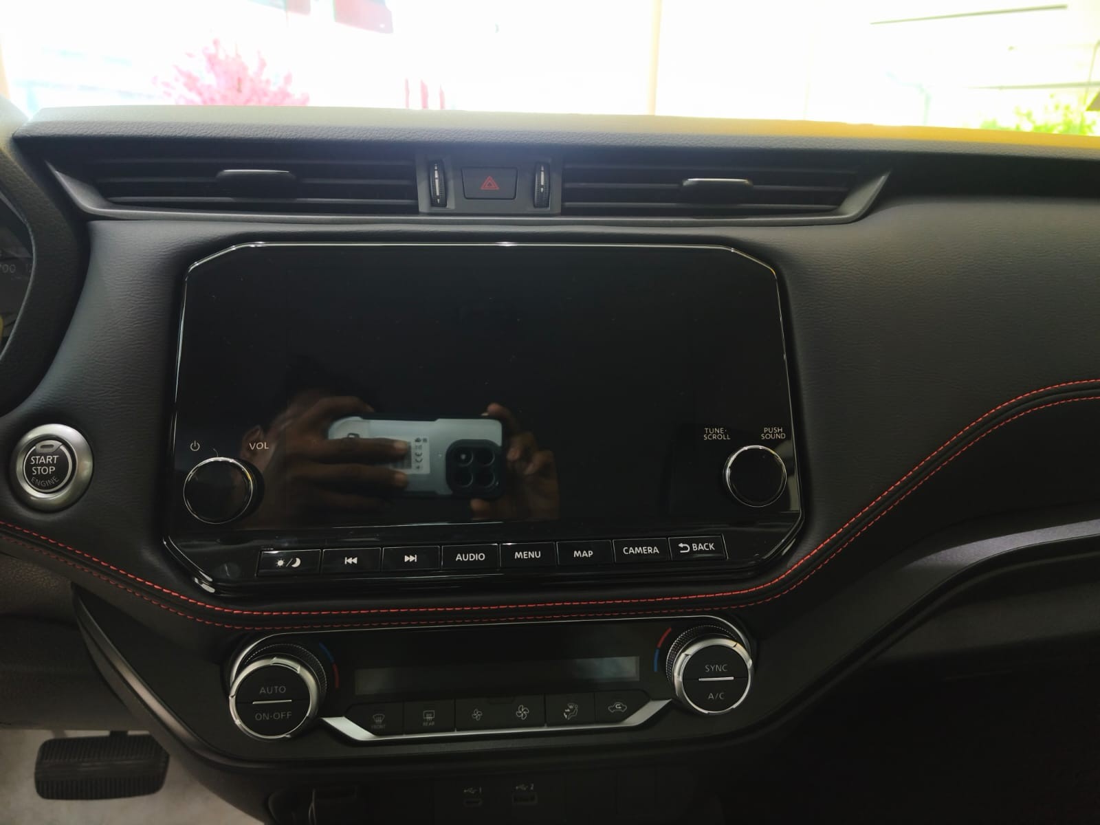 Used 1
                    NISSAN
                     for Sale Image