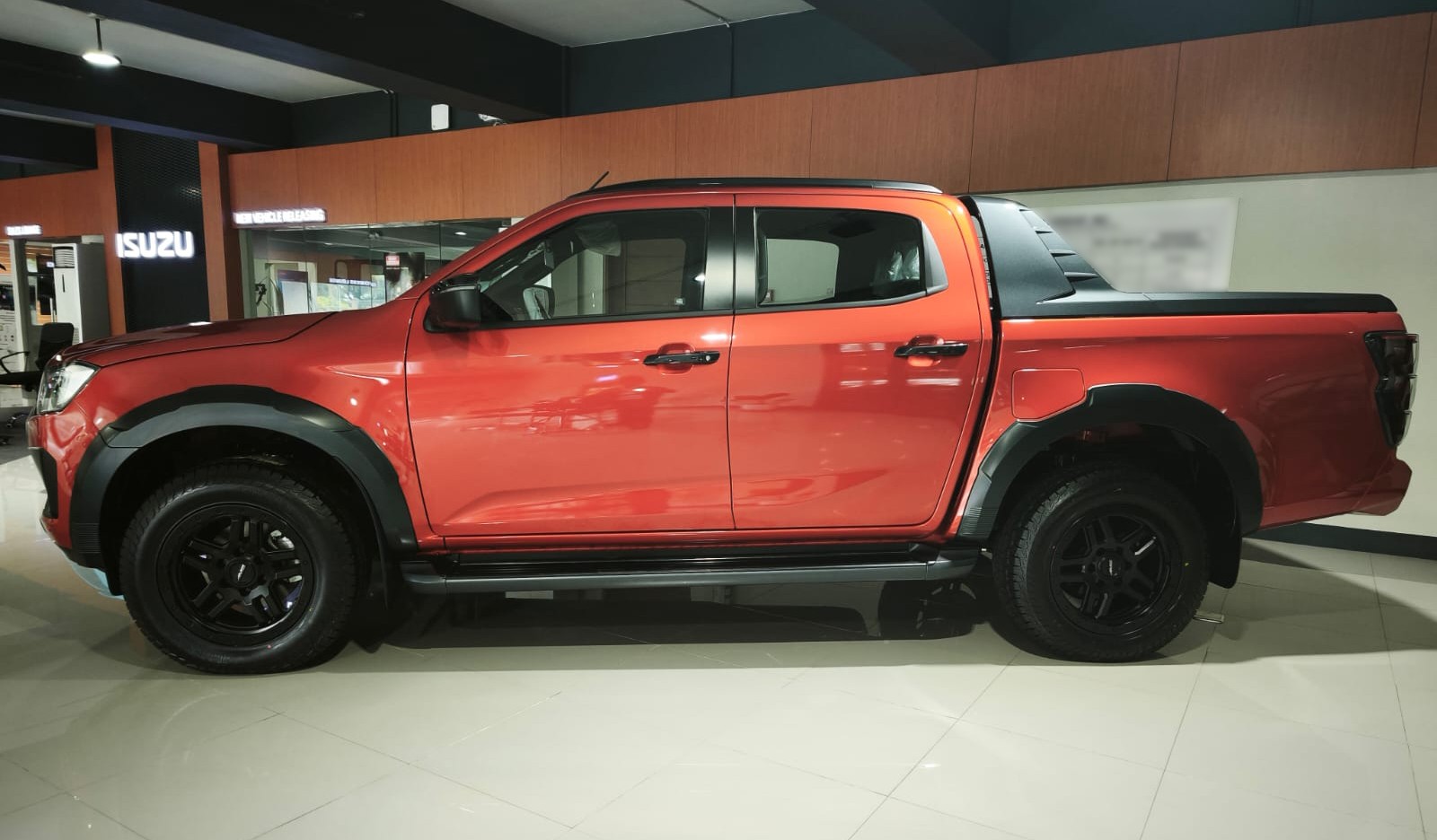 Used 1
                    ISUZU
                     for Sale Image
