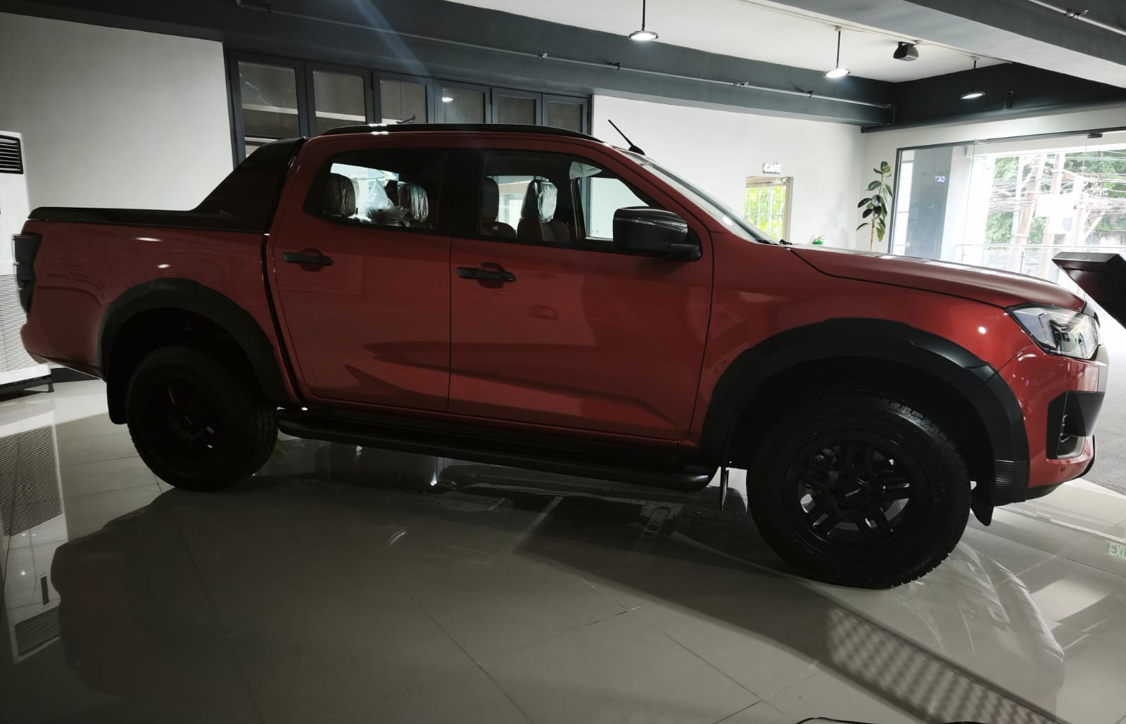 Used 1
                    ISUZU
                     for Sale Image