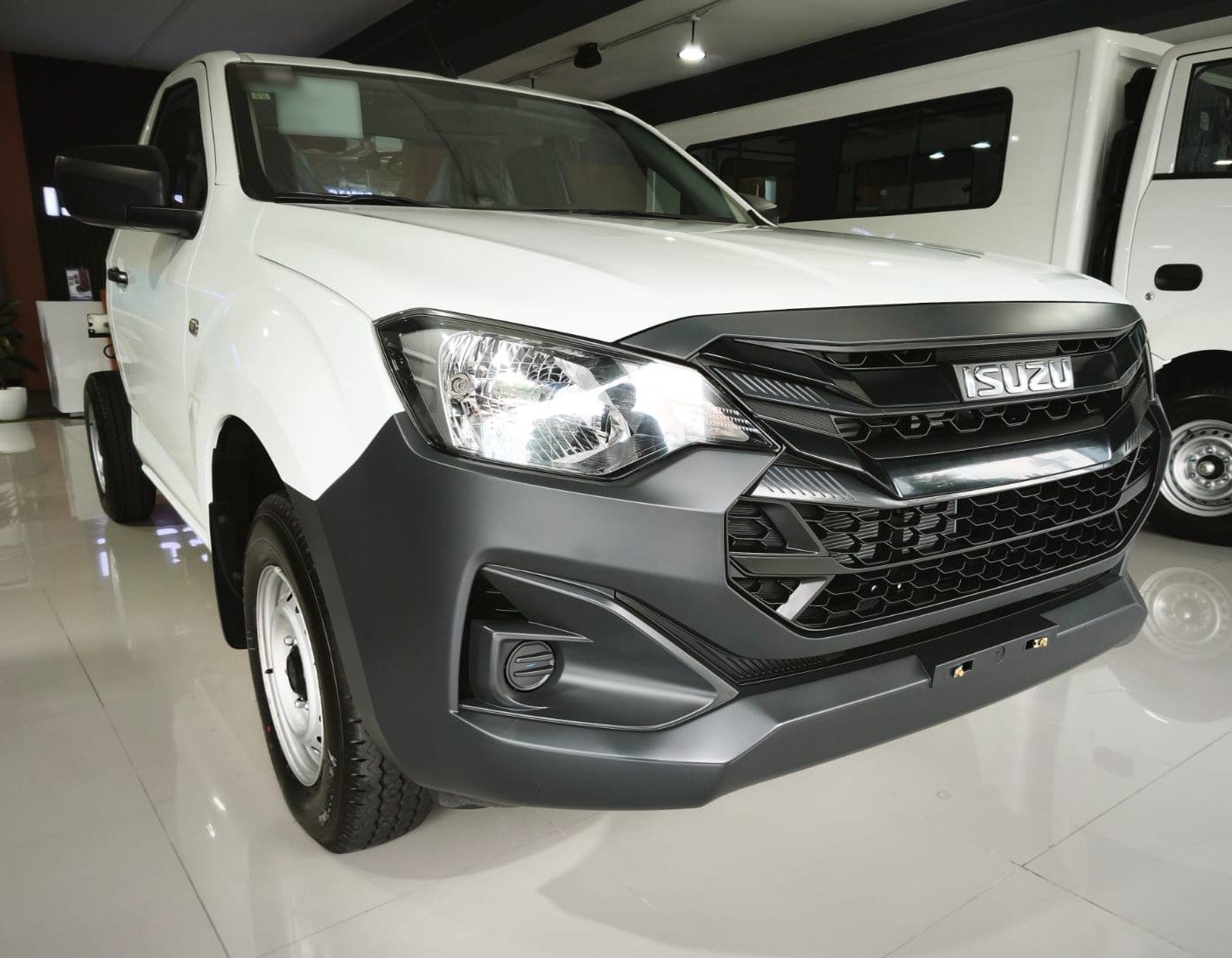 Used 1
                    ISUZU
                     for Sale Image