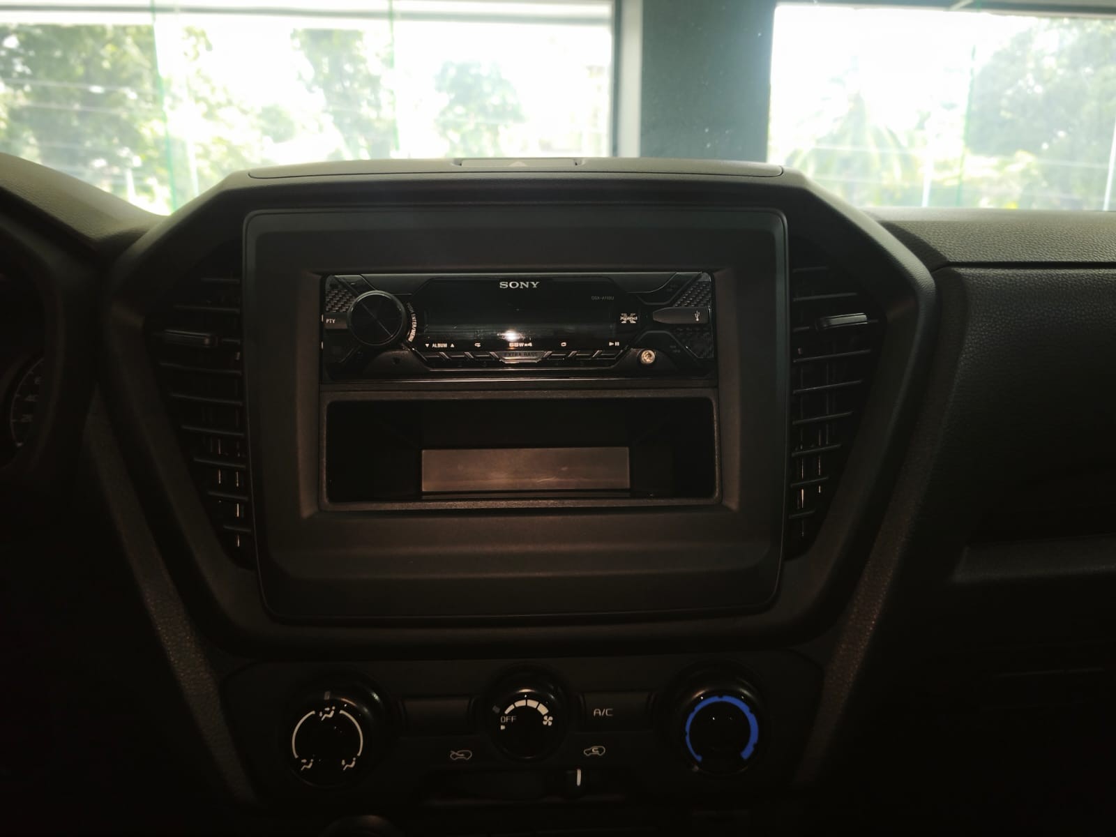 Used 1
                    ISUZU
                     for Sale Image