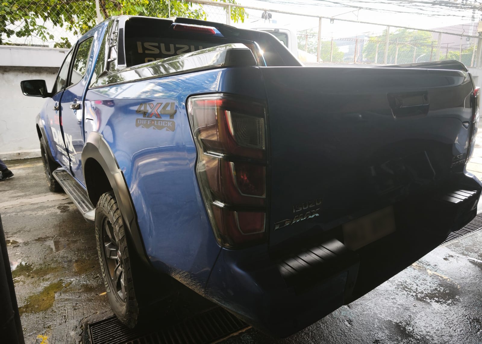 Used 1
                    ISUZU
                     for Sale Image