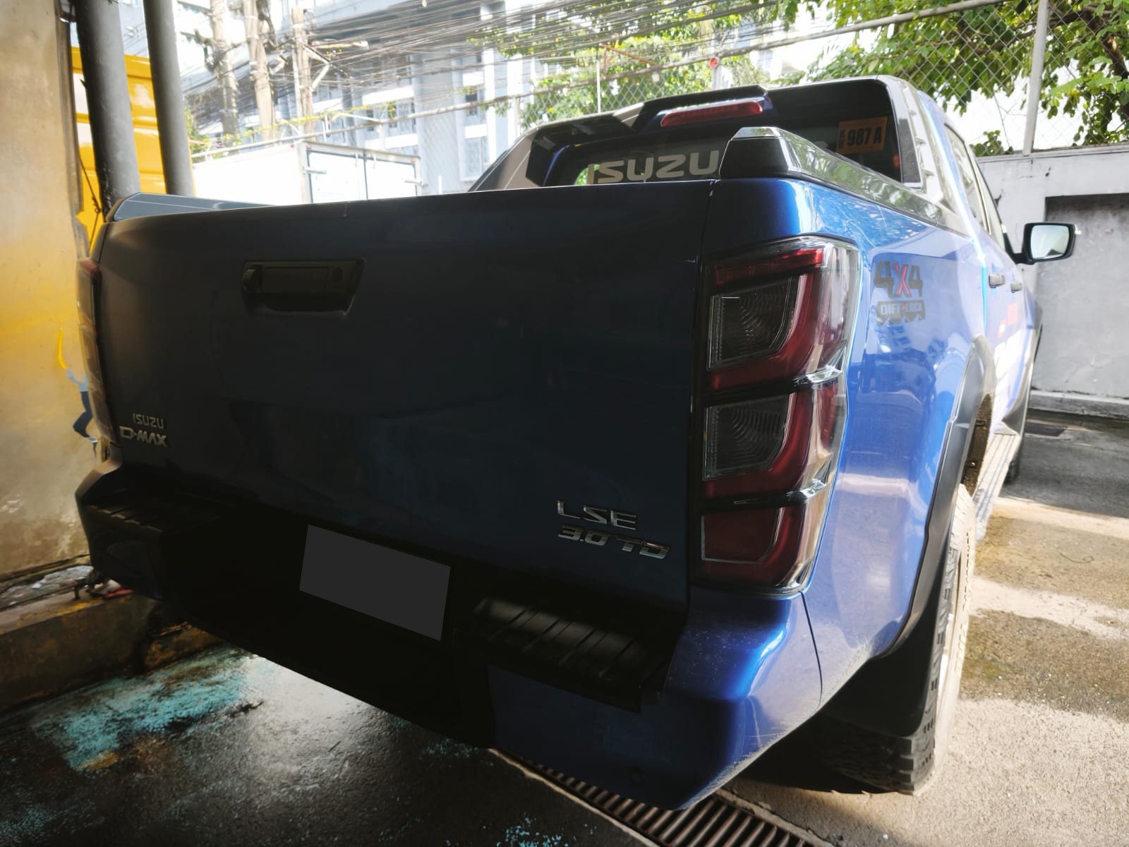 Used 1
                    ISUZU
                     for Sale Image
