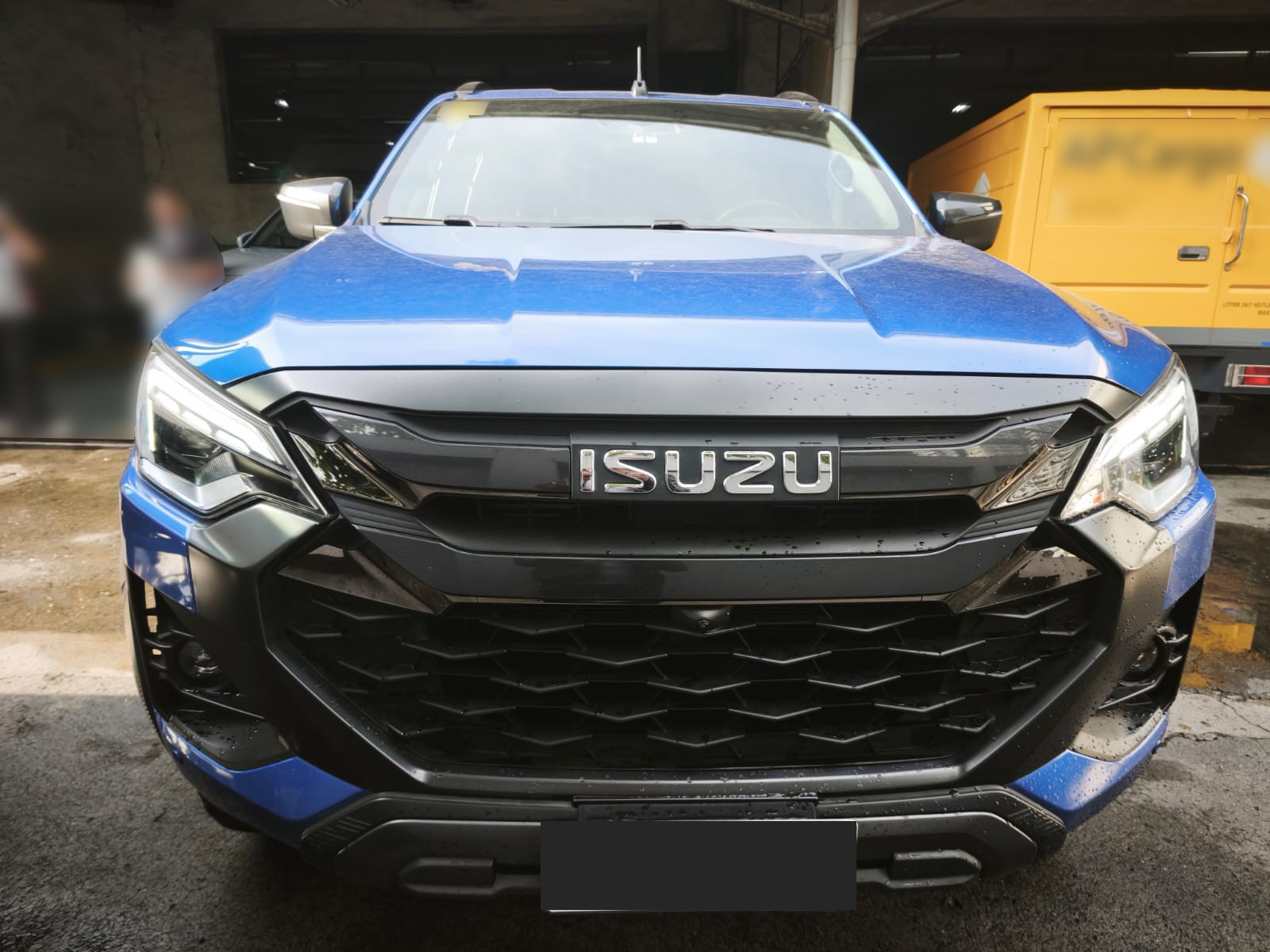 Used 1
                    ISUZU
                     for Sale Image