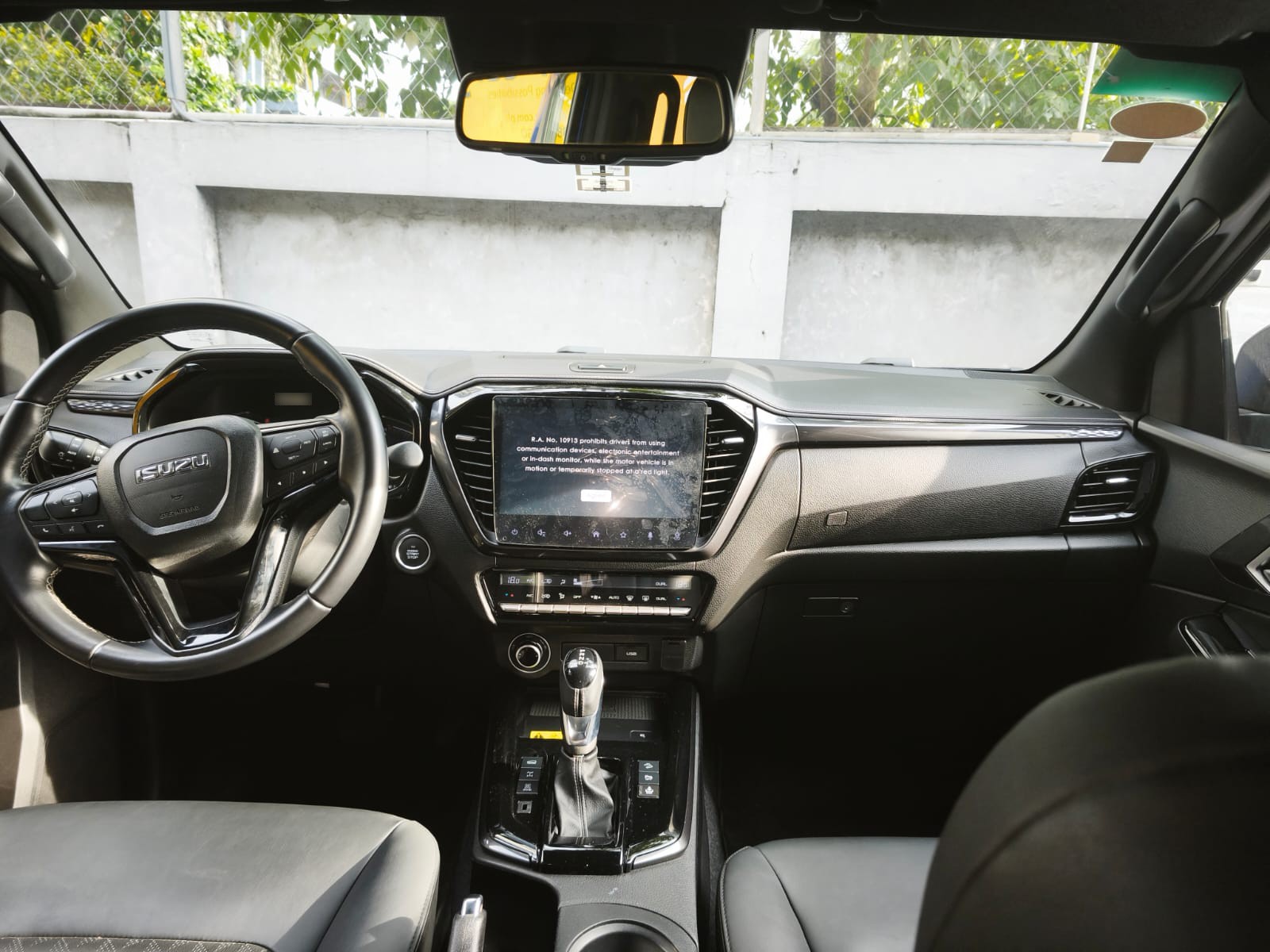 Used 1
                    ISUZU
                     for Sale Image