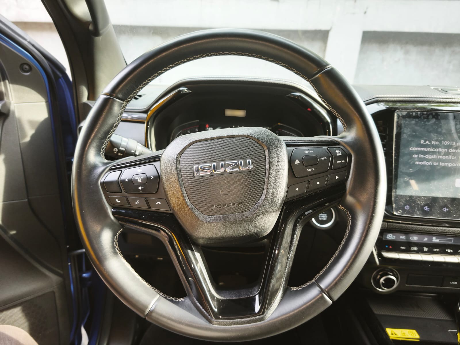 Used 1
                    ISUZU
                     for Sale Image