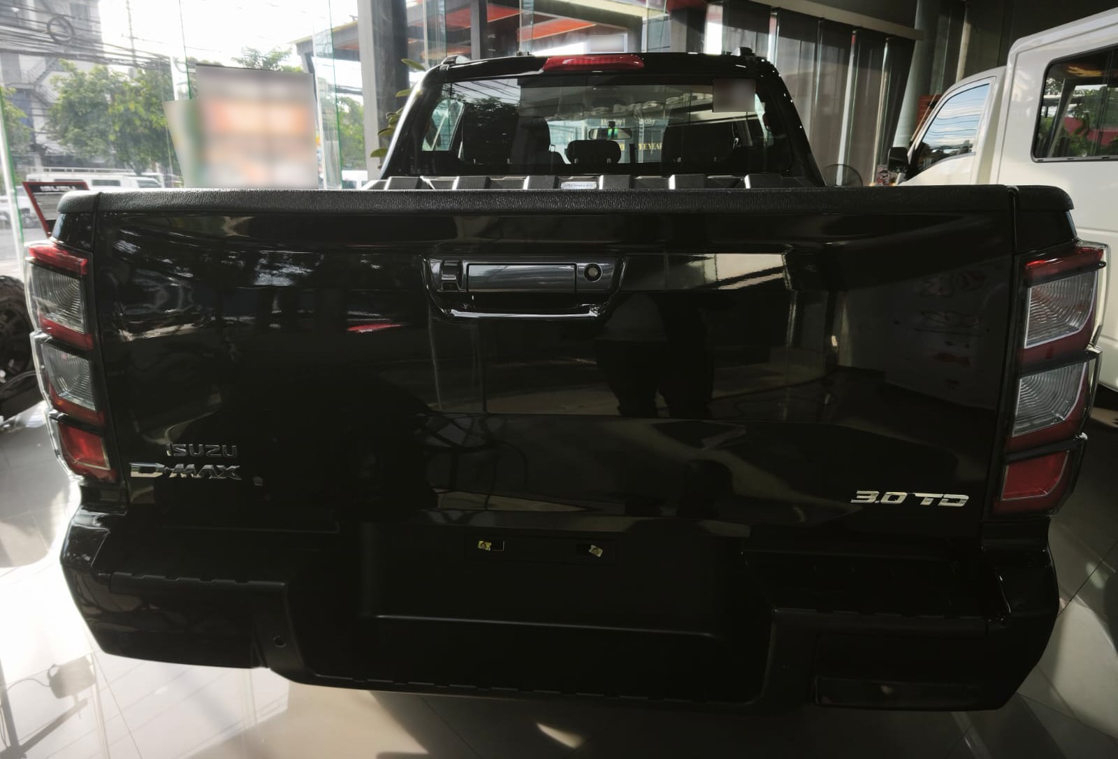 Used 1
                    ISUZU
                     for Sale Image