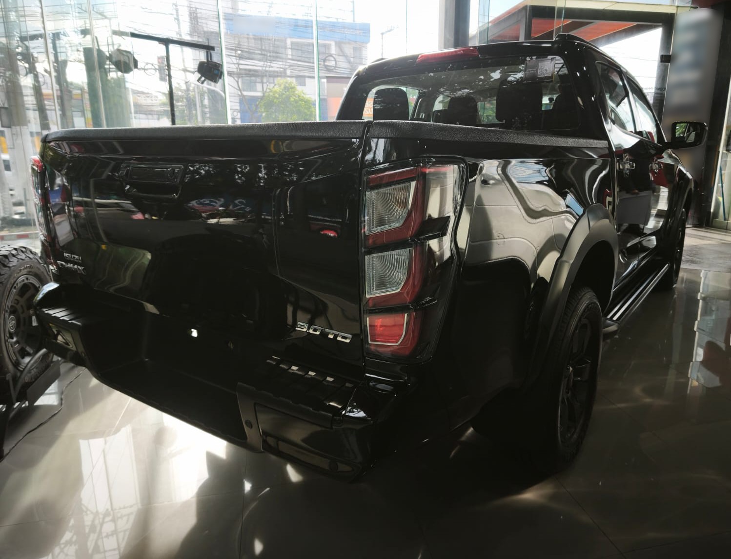 Used 1
                    ISUZU
                     for Sale Image