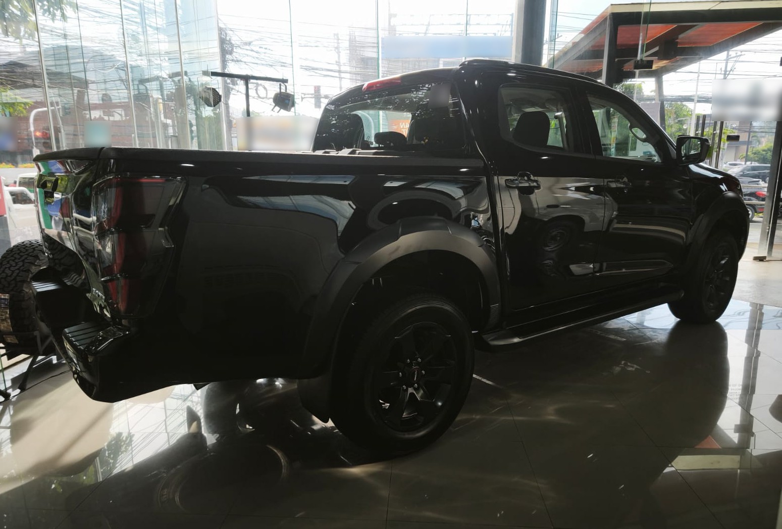 Used 1
                    ISUZU
                     for Sale Image