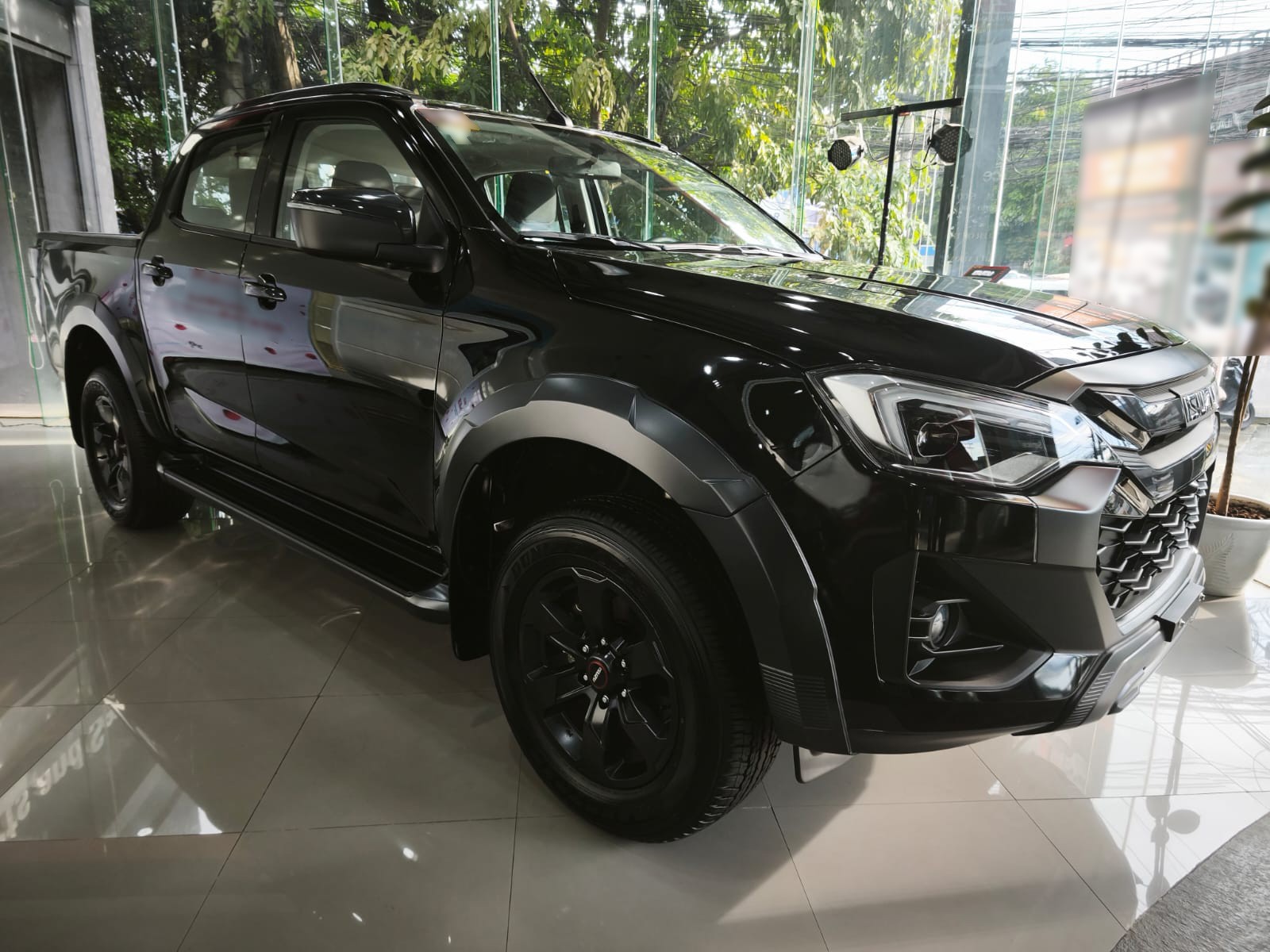 Used 1
                    ISUZU
                     for Sale Image