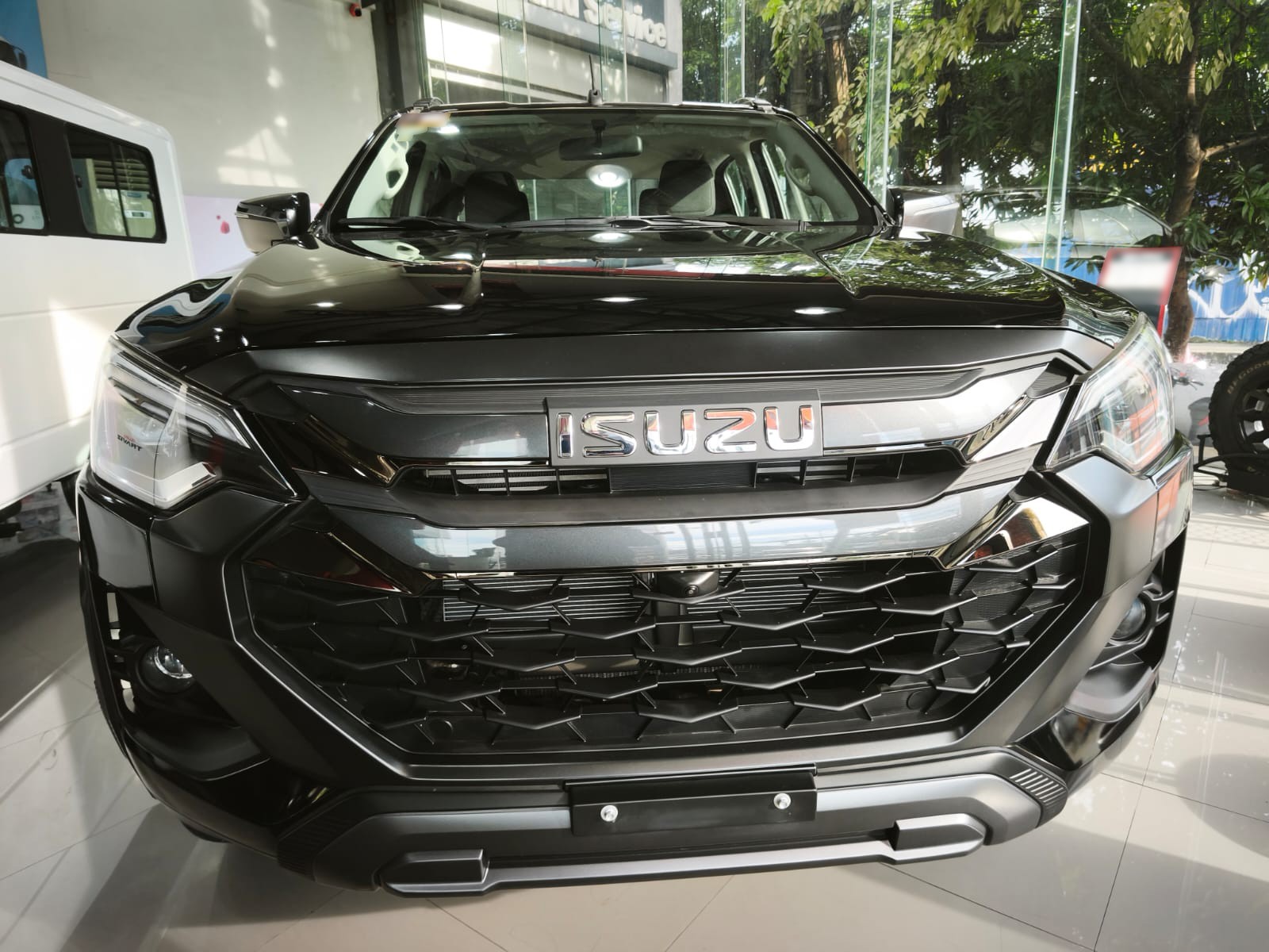 Used 1
                    ISUZU
                     for Sale Image