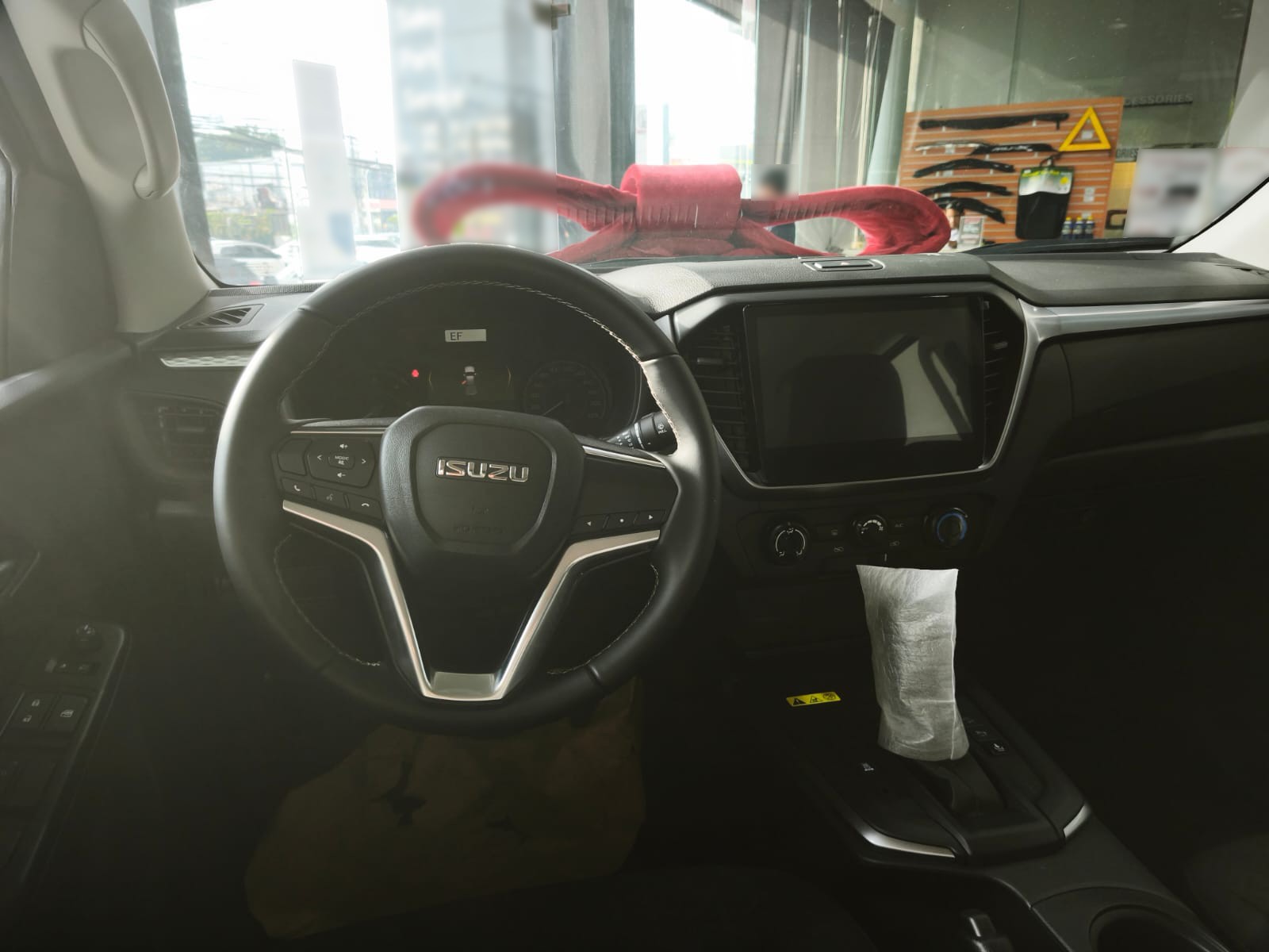 Used 1
                    ISUZU
                     for Sale Image