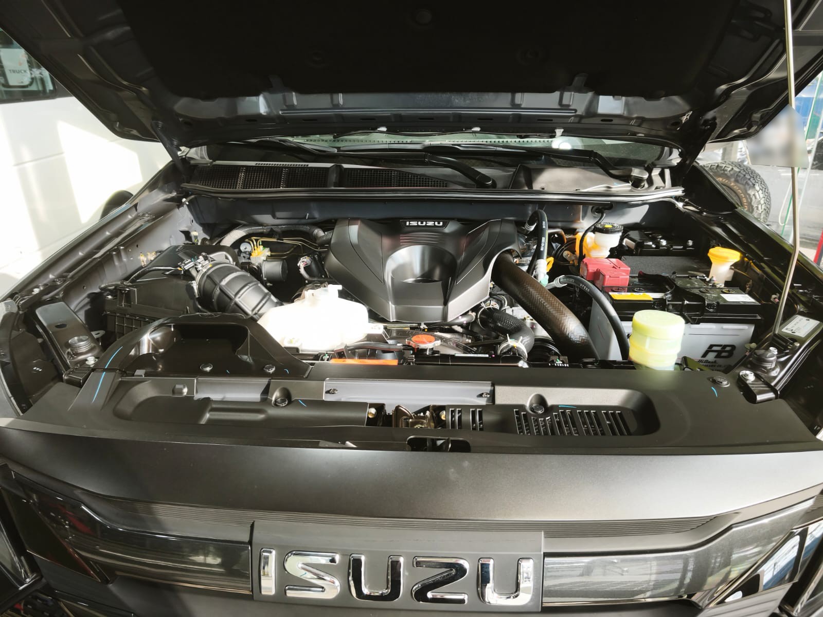 Used 1
                    ISUZU
                     for Sale Image