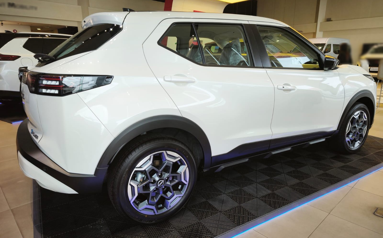 Used 1
                    NISSAN
                     for Sale Image